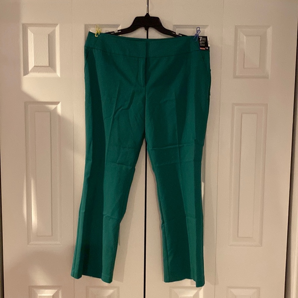 7th Avenue Green Dress pants Bootcut size 16 petite. New with tags